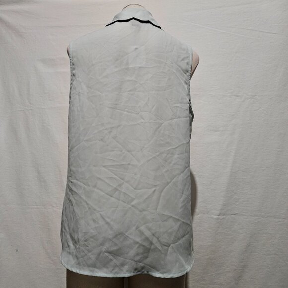 Laundry by Shelli Segal Sleeveless Scallop Blouse - Picture 4 of 7